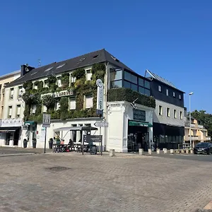 Brit L'arrivee Hotel